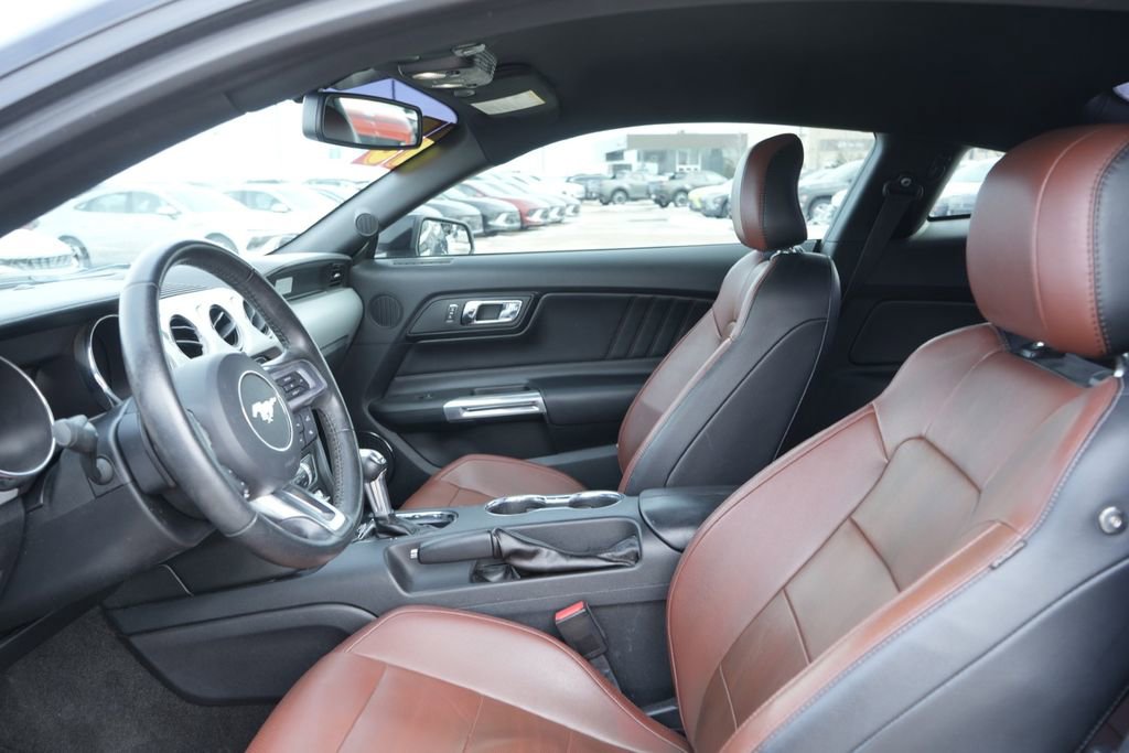 Used 2015 Ford Mustang Premium image 24