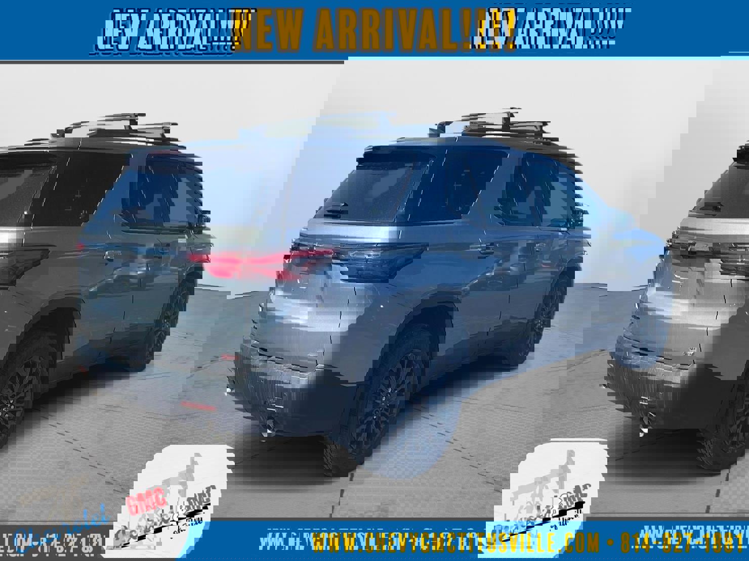 Used 2023 Chevrolet Traverse RS image 3