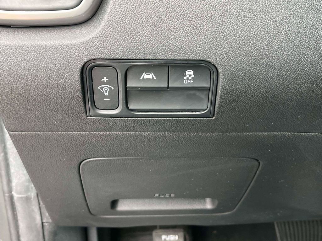 Used 2022 Kia Sorento S image 18