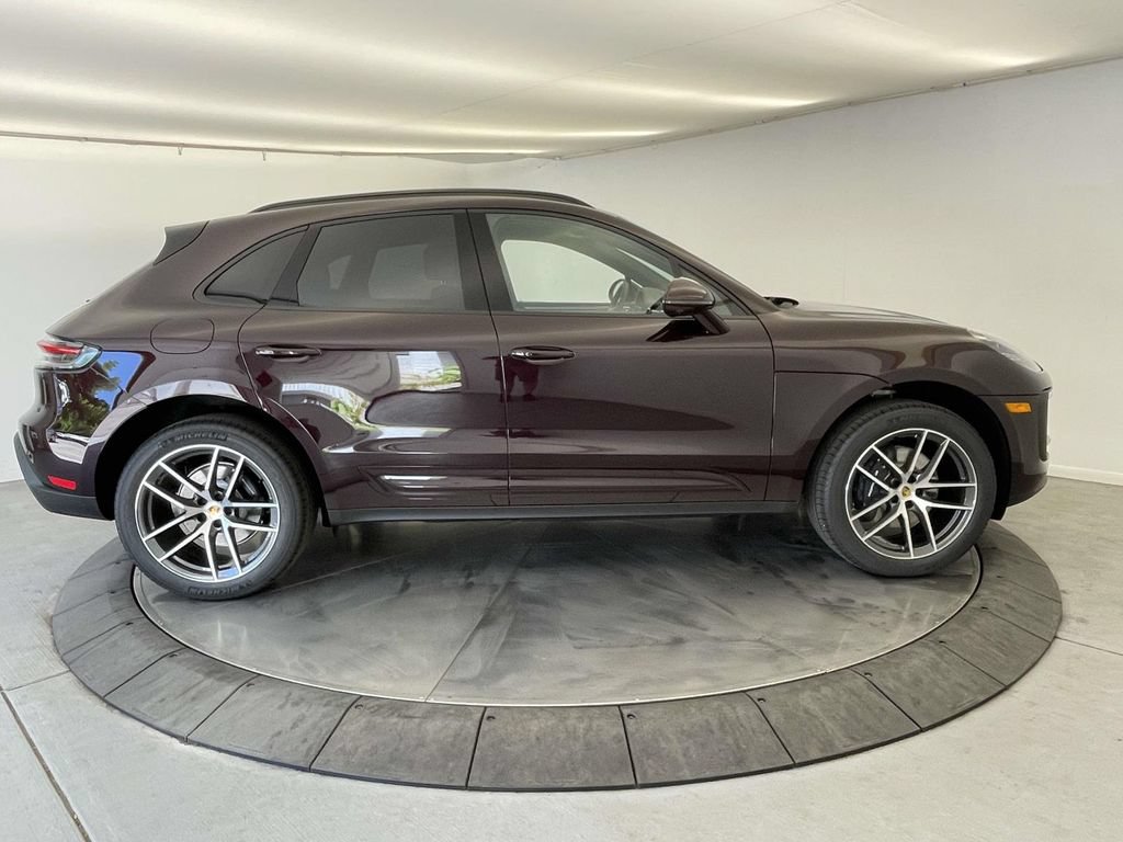 New 2026 Porsche Macan AWD/4WD image 8