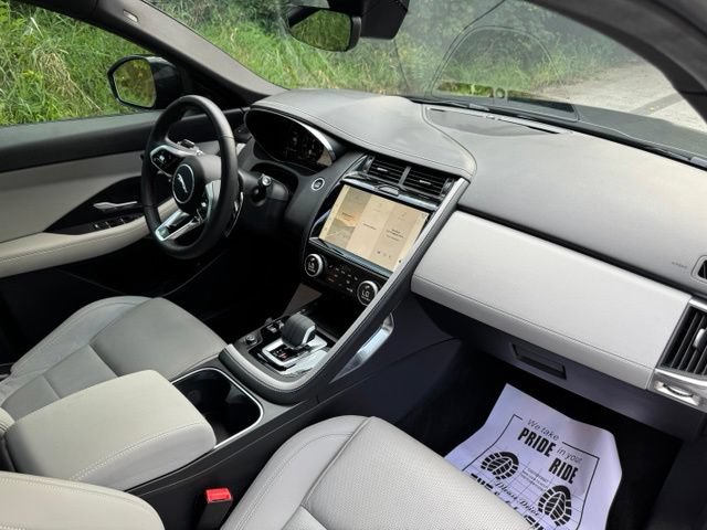 Certified 2024 Jaguar E-PACE R-Dynamic SE AWD/4WD image 19