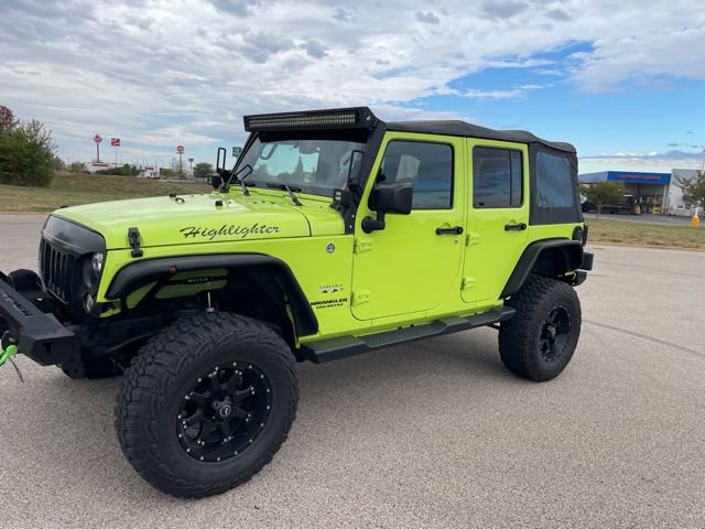 Used 2016 Jeep Wrangler Unlimited Sahara w/ Connectivity Group image 15