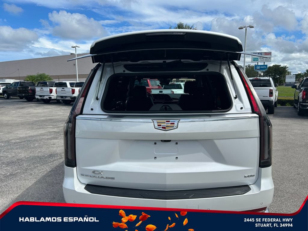 Used 2023 Cadillac Escalade Premium Luxury w/ LPO, Radiant Package AWD/4WD image 10