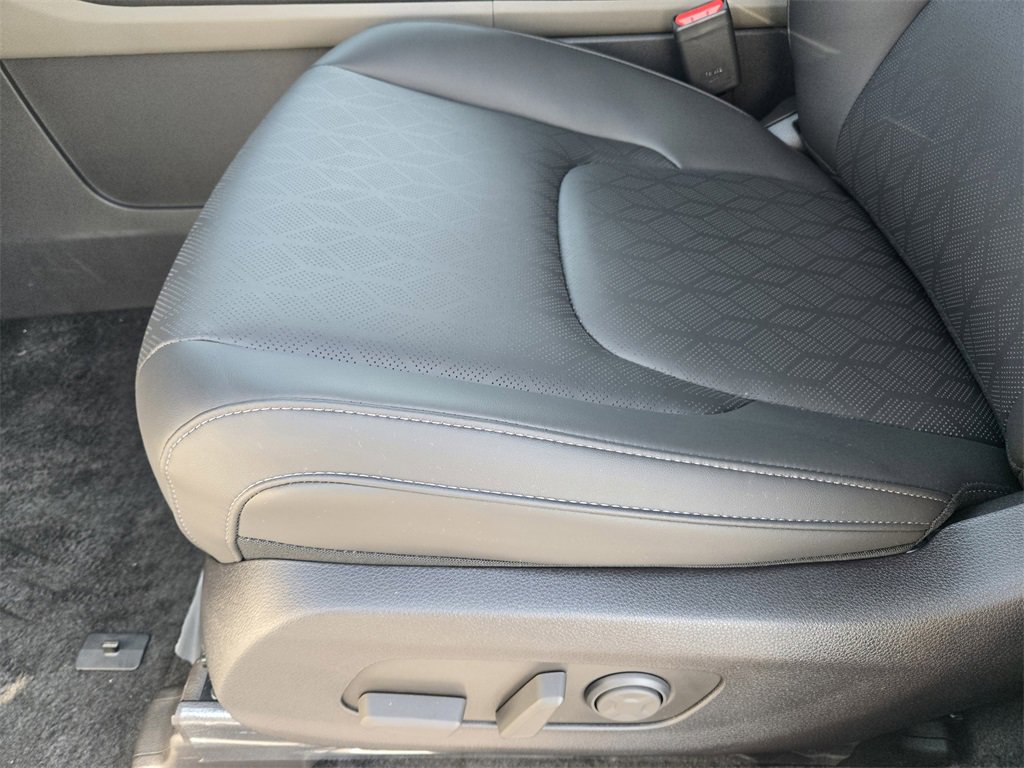 New 2026 Kia Carnival EX image 17