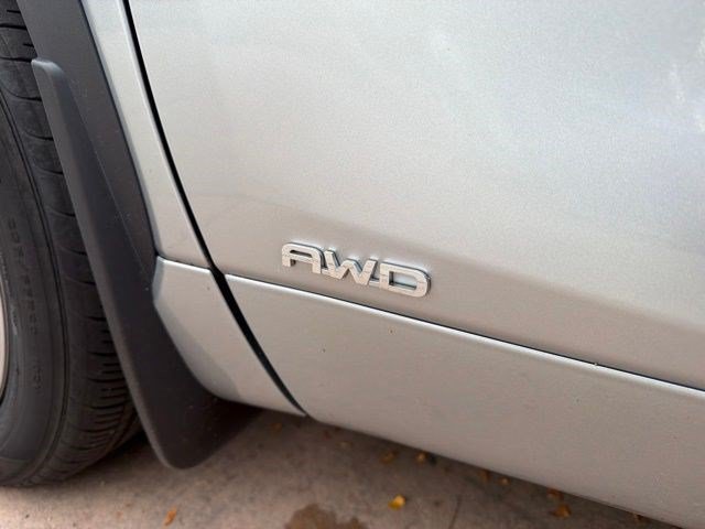 Used 2024 Toyota Highlander Limited AWD/4WD image 16