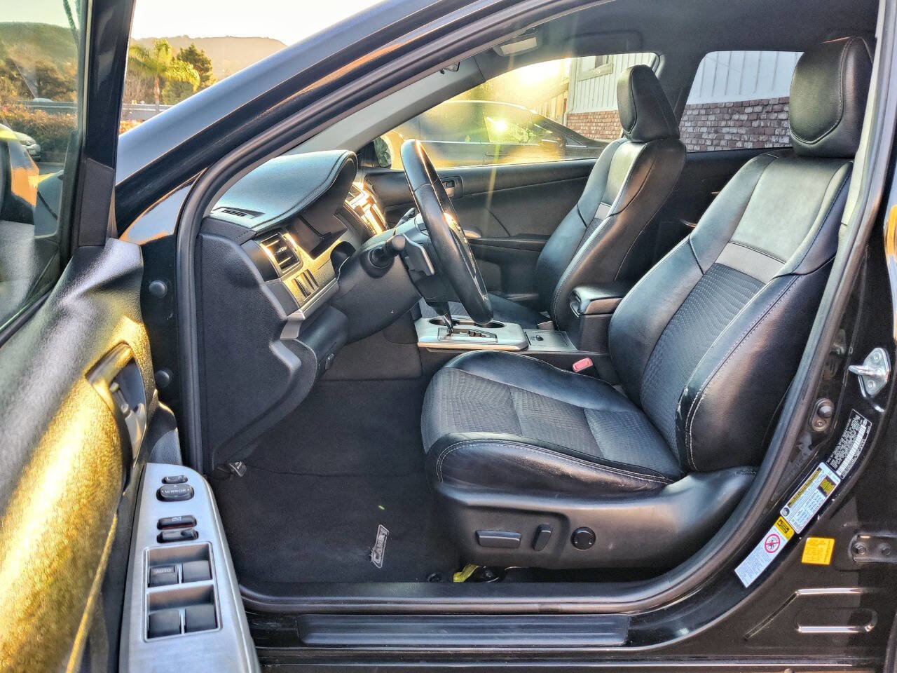 Used 2012 Toyota Camry SE image 10