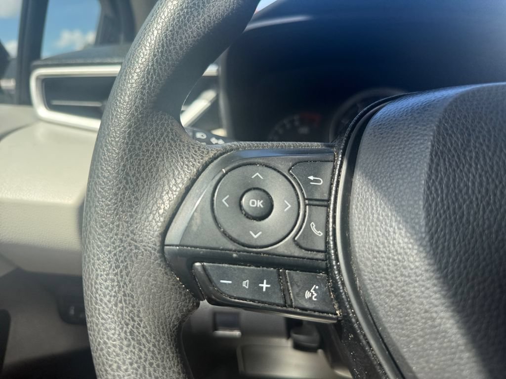 Used 2020 Toyota Corolla LE FWD image 22