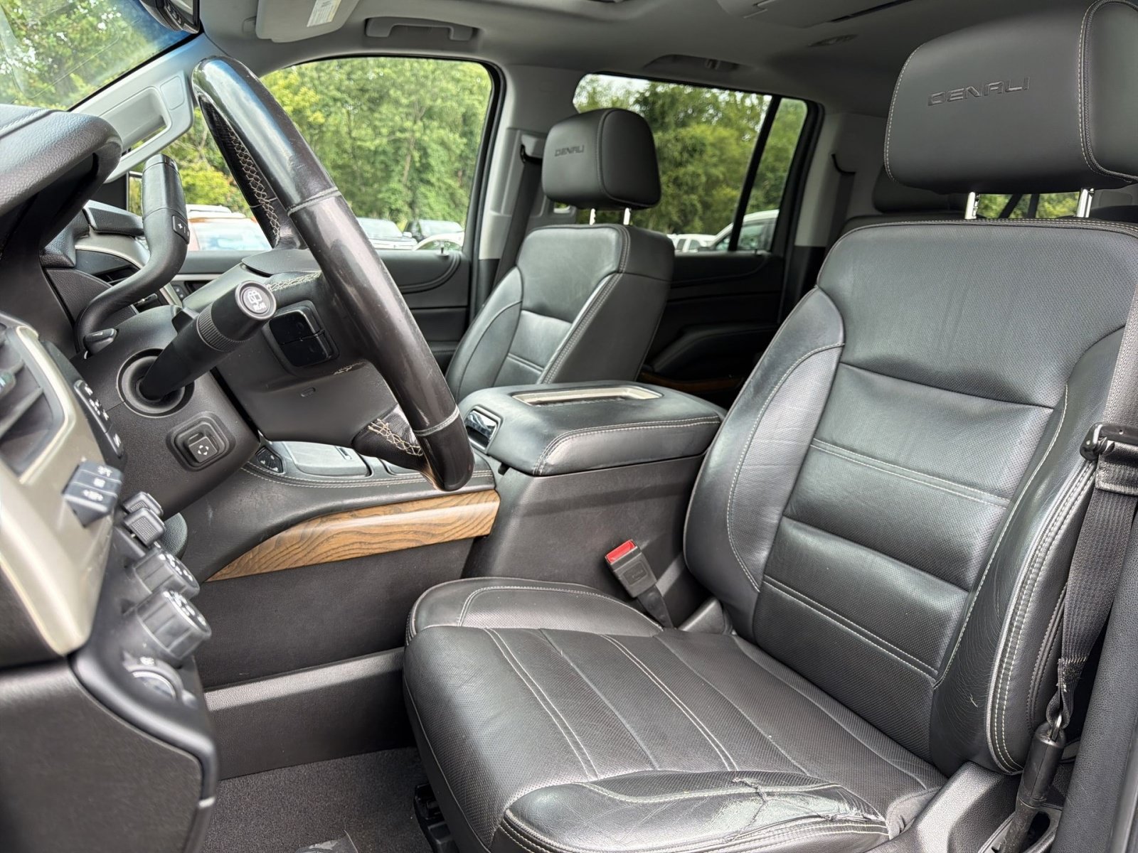 Used 2019 GMC Yukon XL Denali w/ Open Road Package AWD/4WD image 14