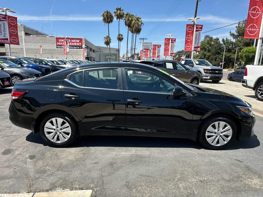 Used 2025 Nissan Sentra S FWD image 9