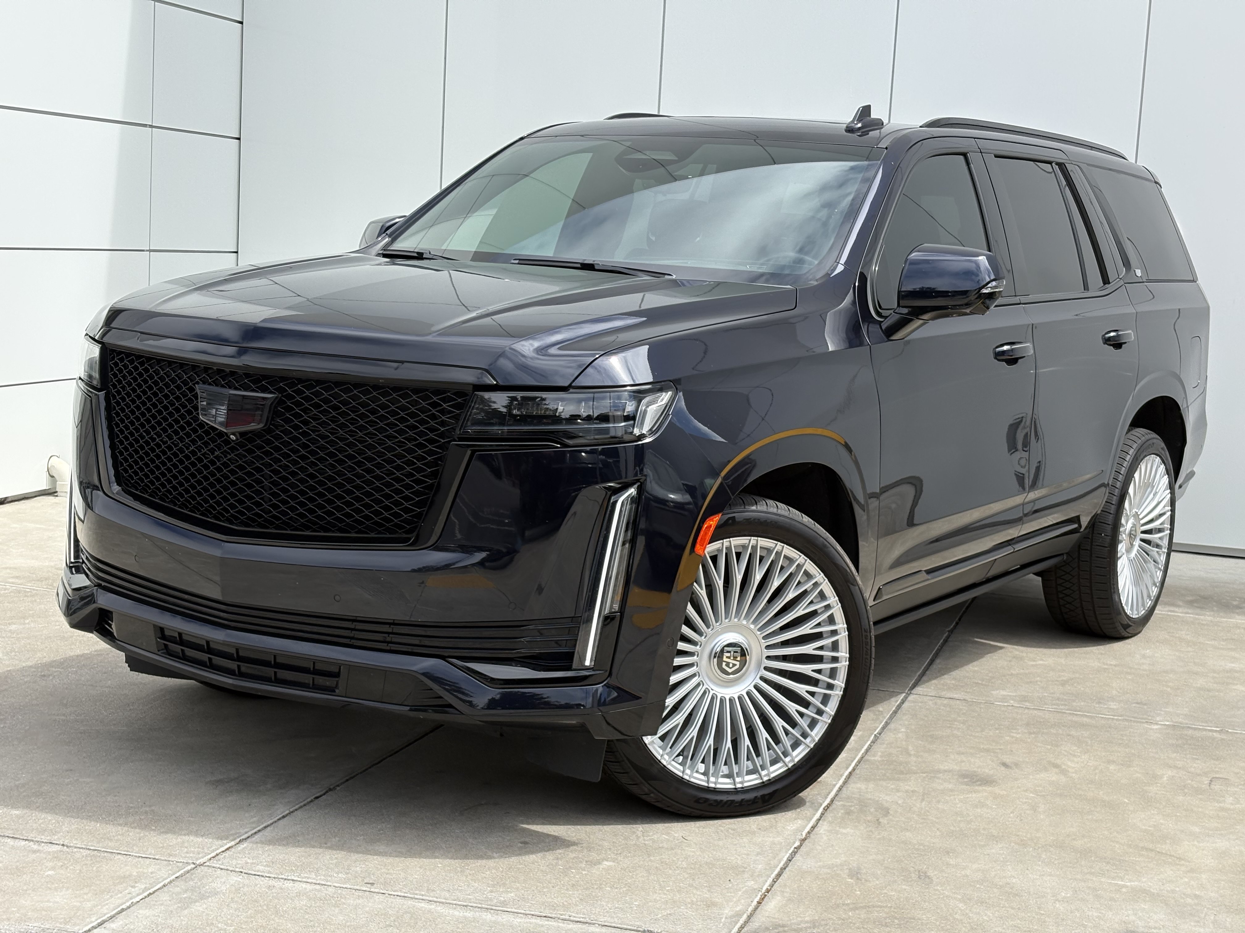 Used 2023 Cadillac Escalade Sport AWD/4WD image 2