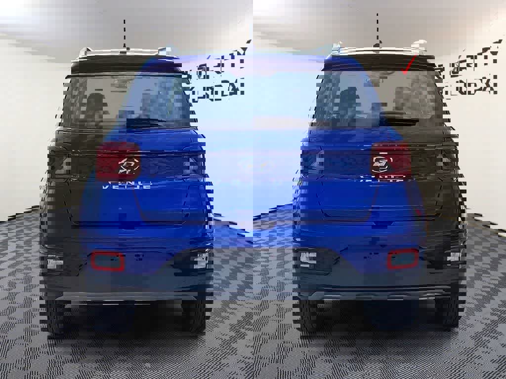 Used 2024 Hyundai Venue Limited image 5