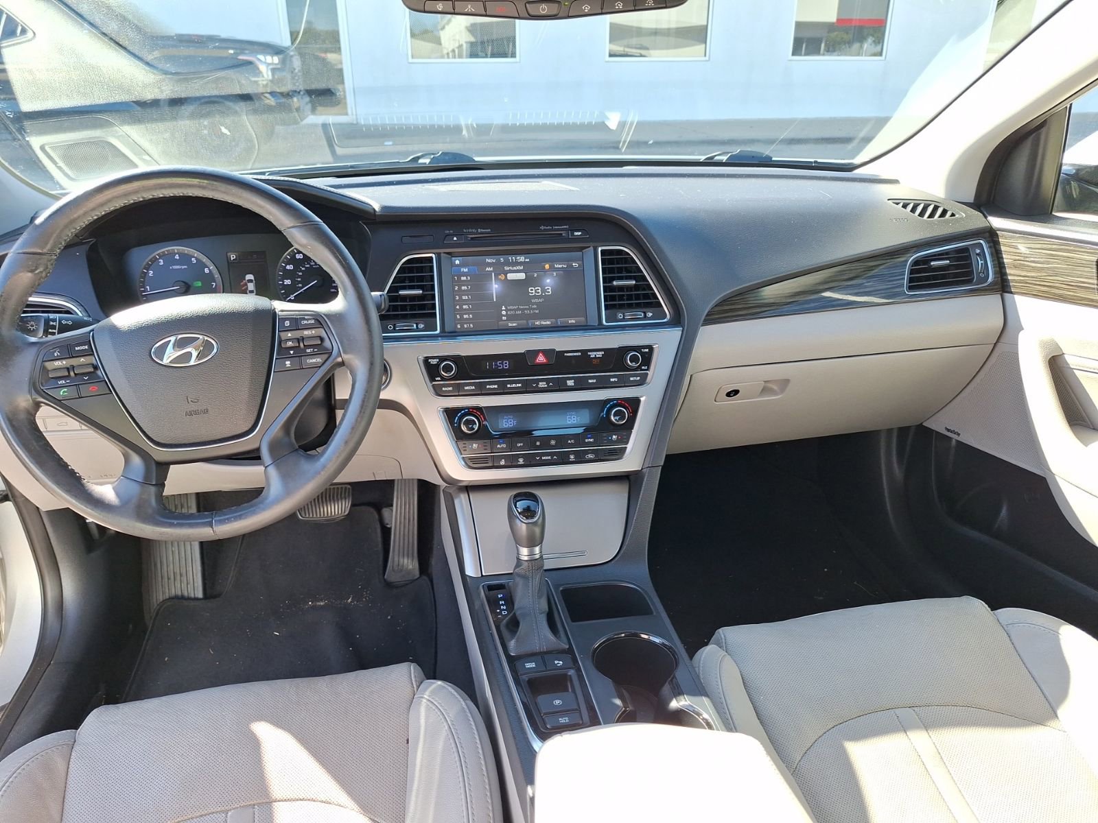 Used 2016 Hyundai Sonata Limited w/ Option Group 05 image 19