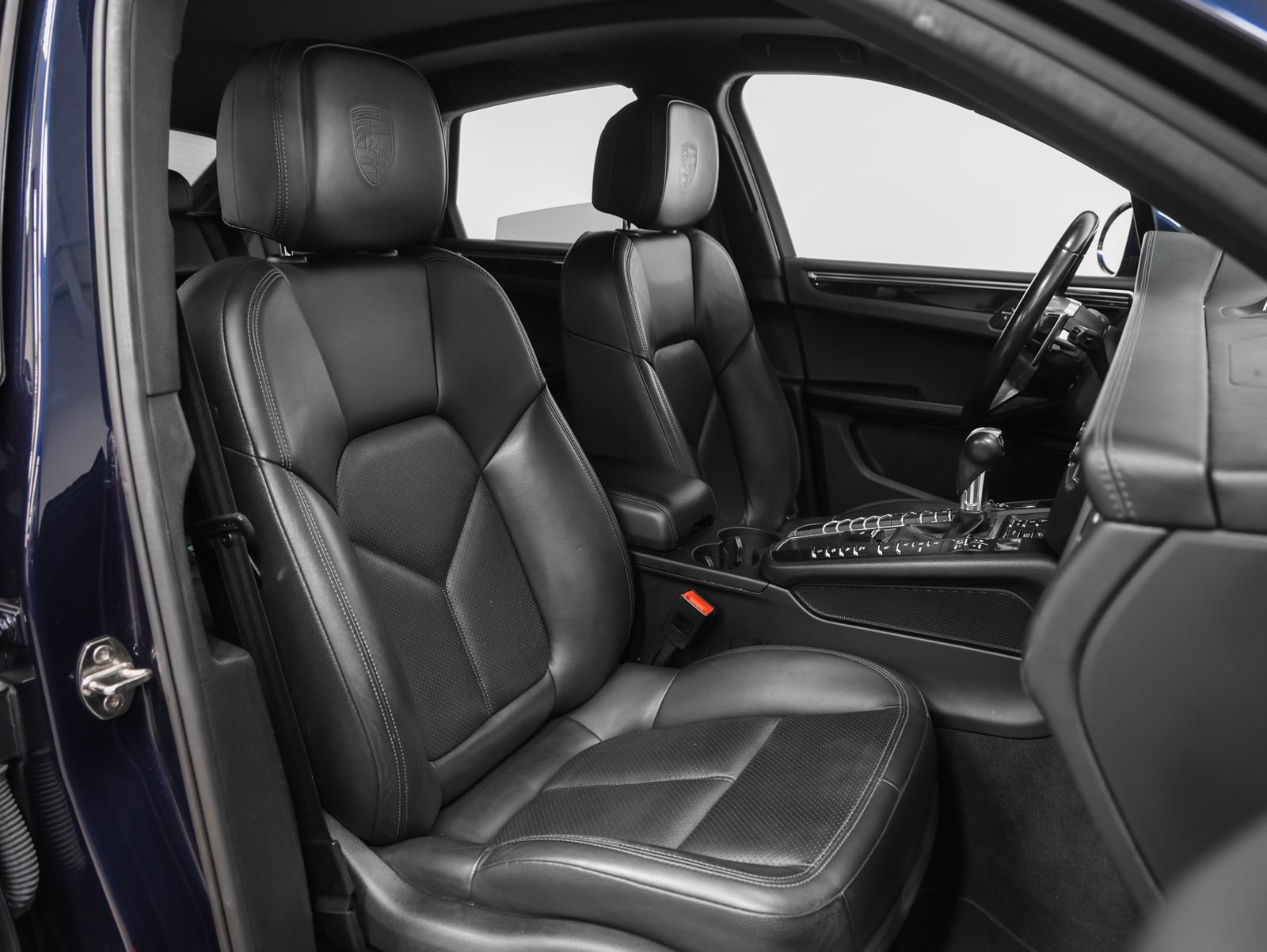 Certified 2018 Porsche Macan Sport Edition AWD/4WD image 20
