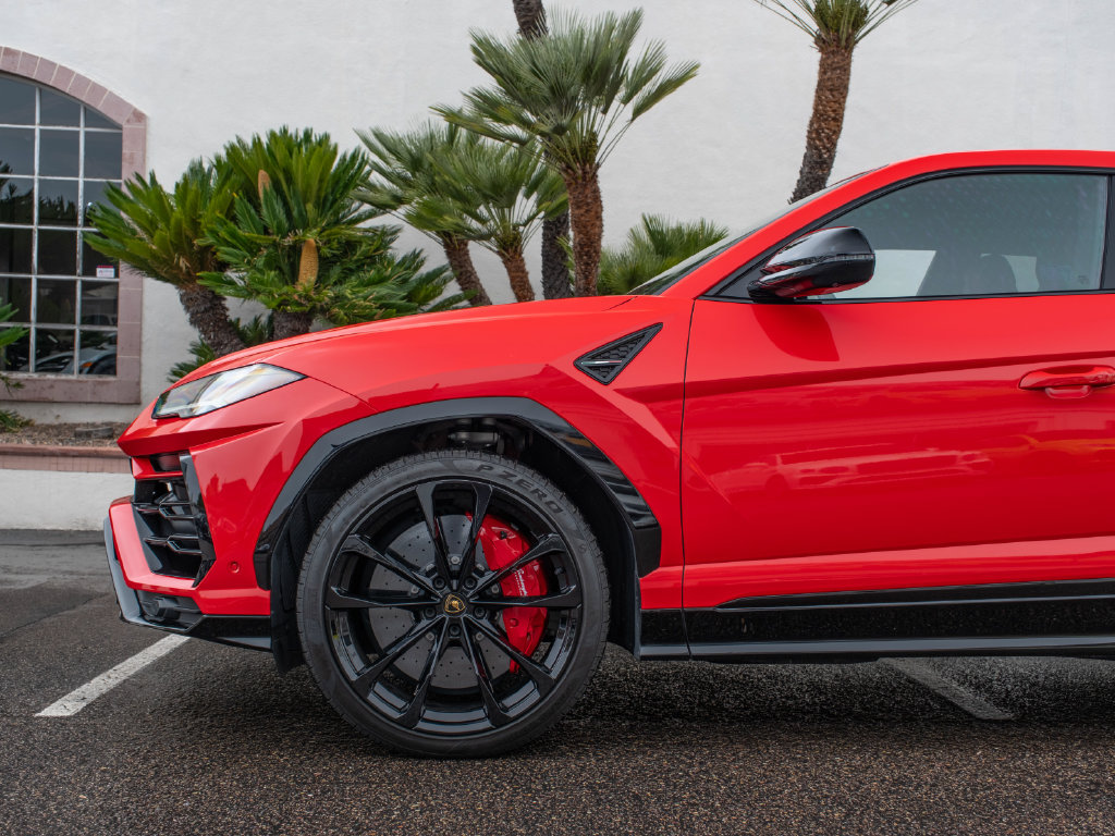 Used 2022 Lamborghini Urus AWD/4WD image 34