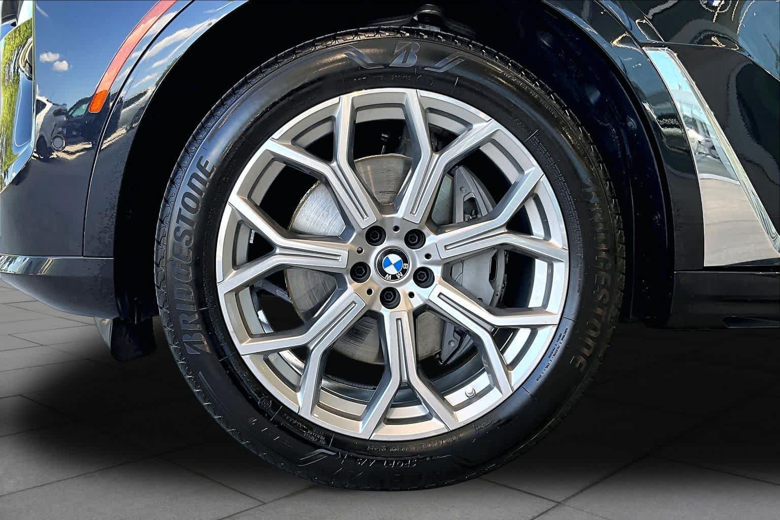 Used 2027 BMW X7 xDrive40i AWD/4WD image 10