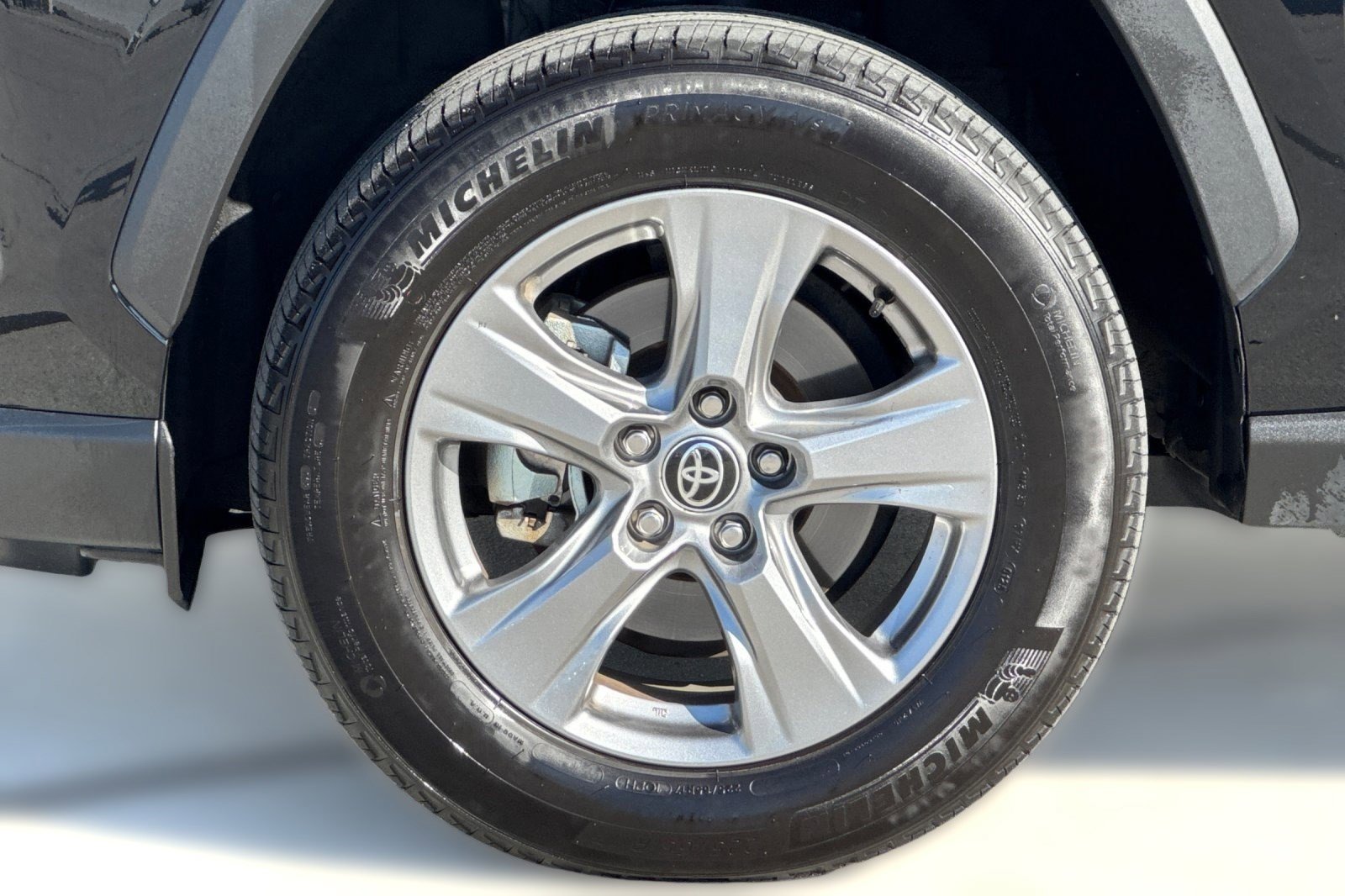 Used 2025 Toyota RAV4 XLE w/ Convenience Package image 10