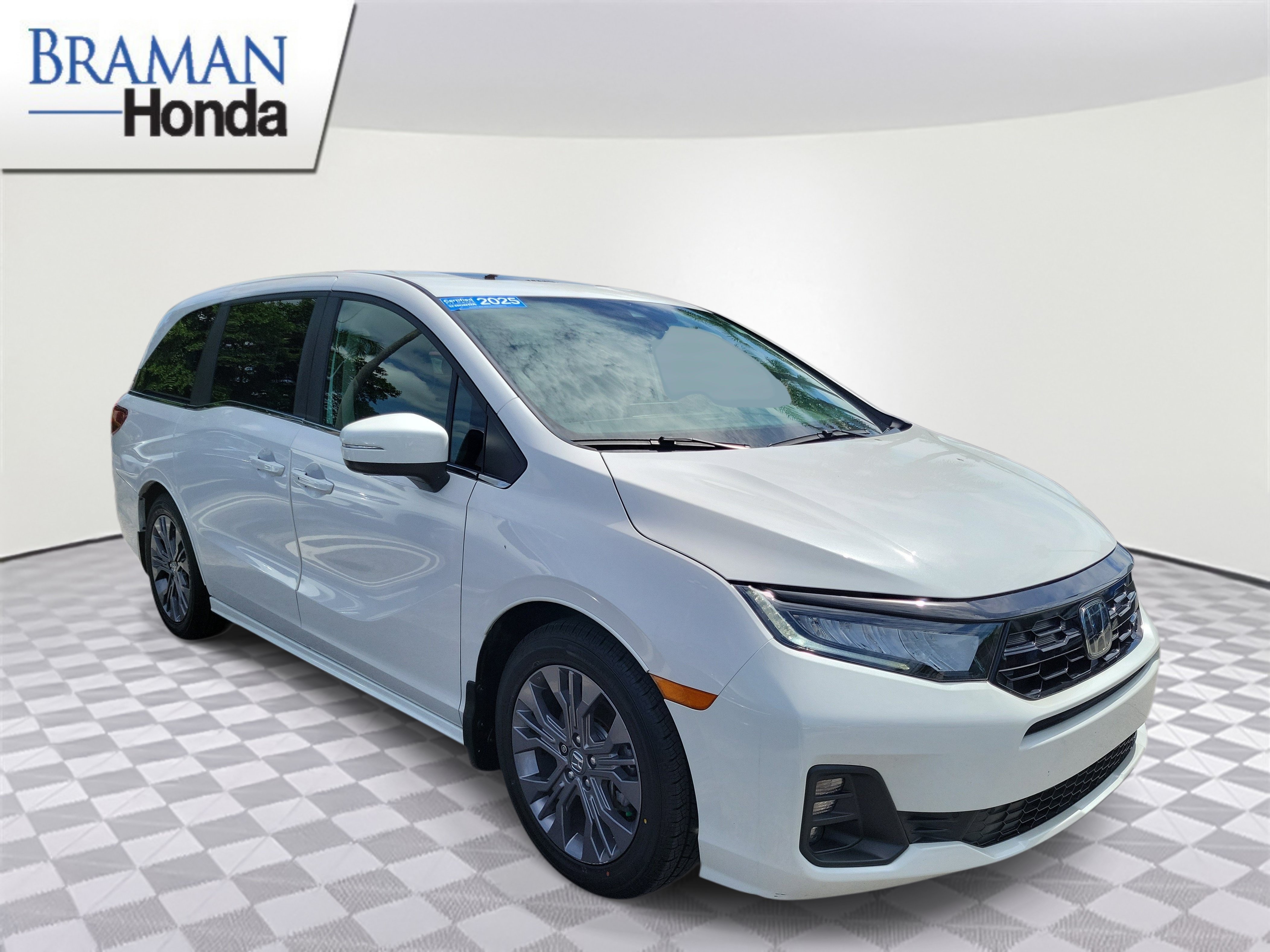 Certified 2025 Honda Odyssey Touring image 2