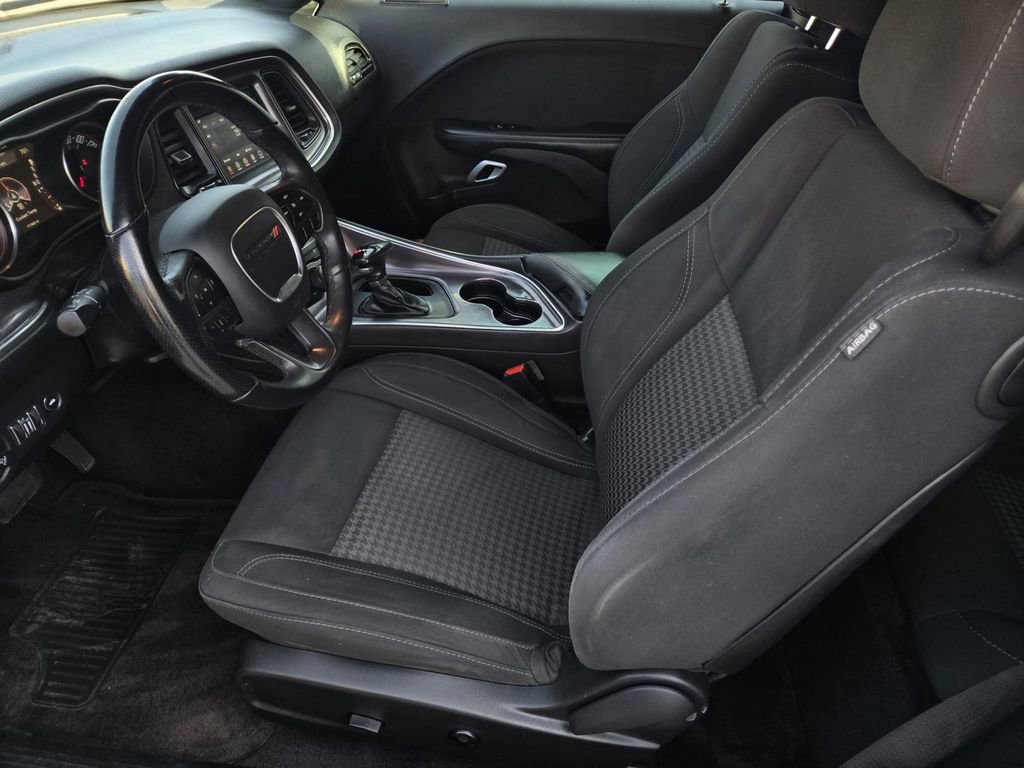 Used 2018 Dodge Challenger R/T image 16