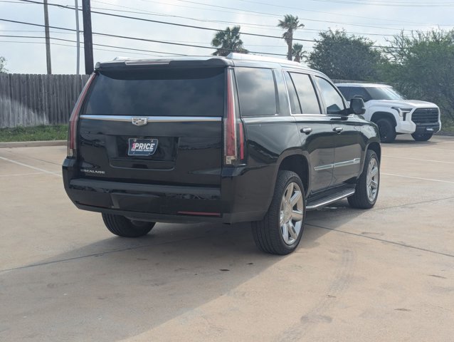 Used 2017 Cadillac Escalade Luxury RWD image 5