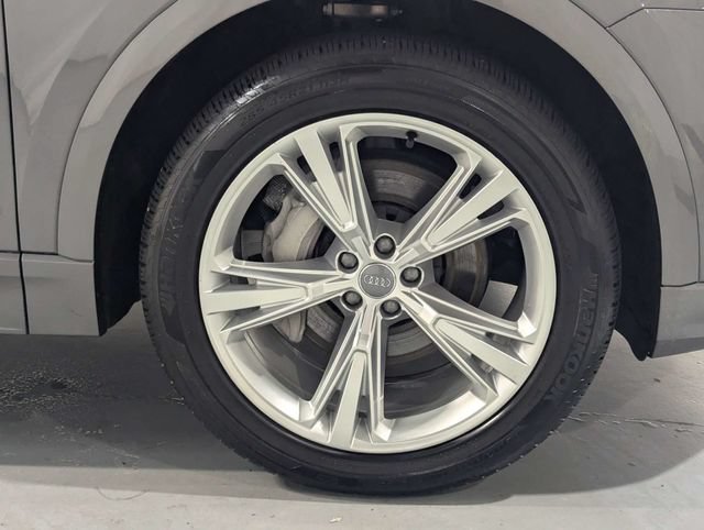 Used 2020 Audi Q8 Prestige w/ Prestige Package AWD/4WD image 31