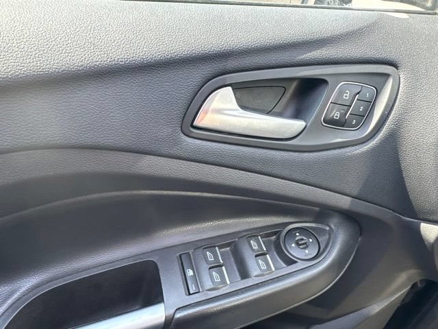 Used 2019 Ford Escape Titanium FWD image 8