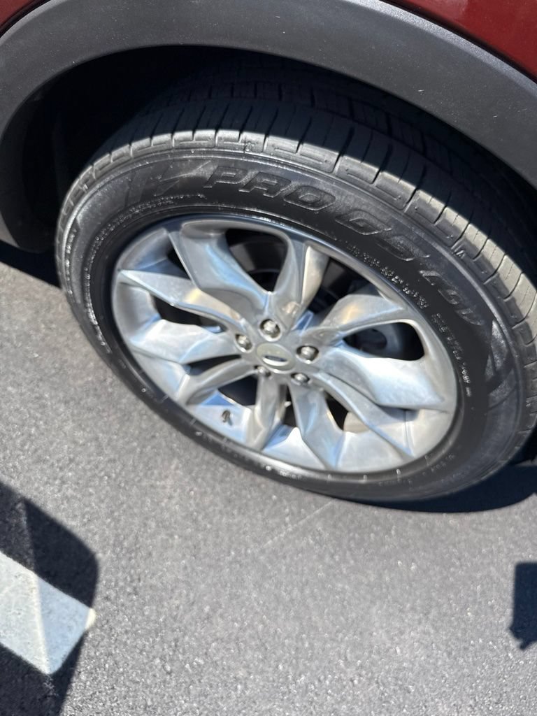 Used 2015 Ford Explorer XLT w/ Equipment Group 202A AWD/4WD image 4