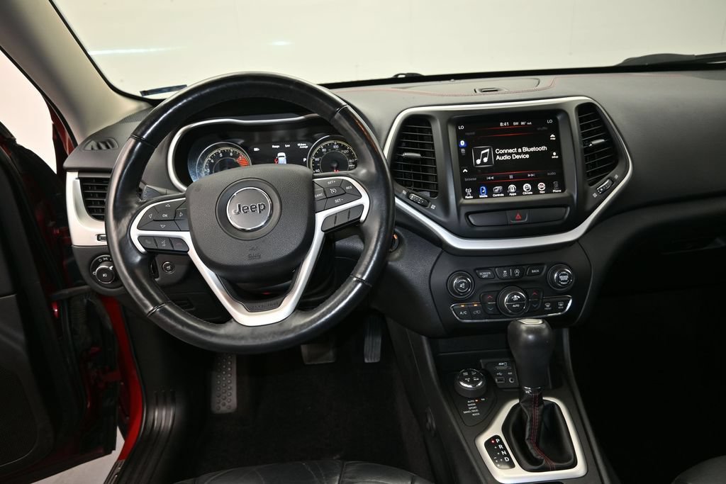 Used 2016 Jeep Cherokee Trailhawk w/ Comfort/Convenience Group AWD/4WD image 16