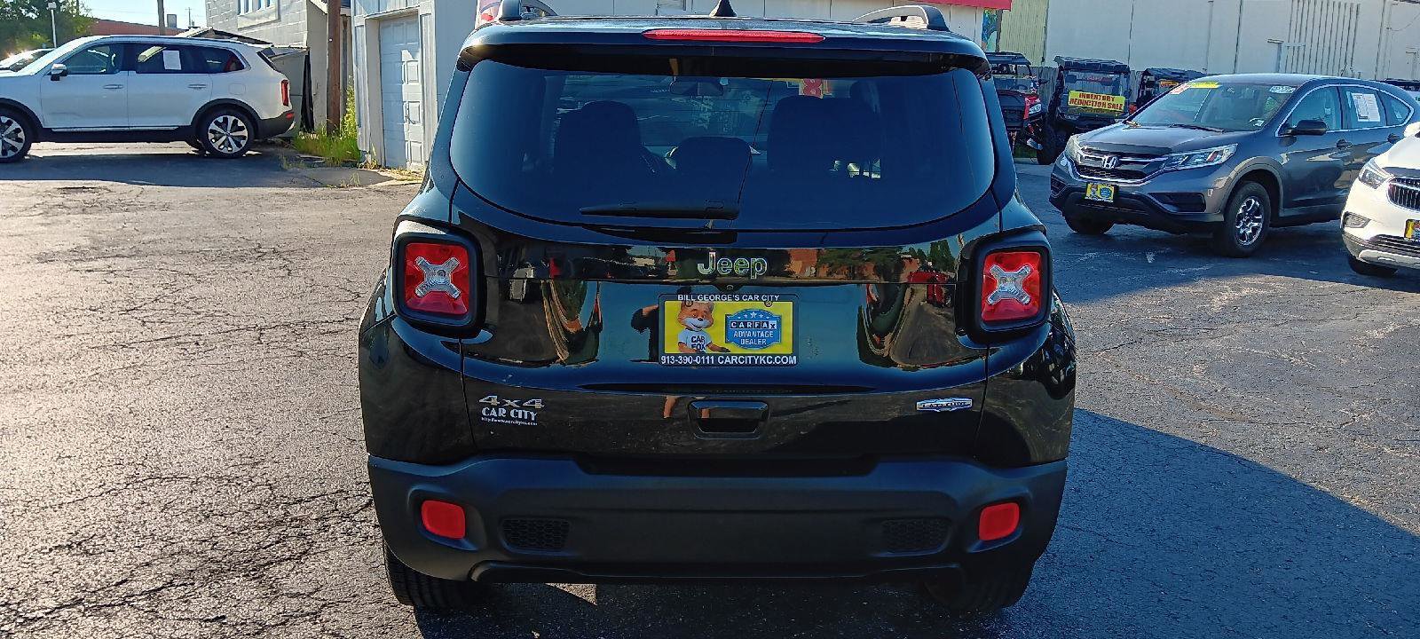 Used 2018 Jeep Renegade Latitude image 27