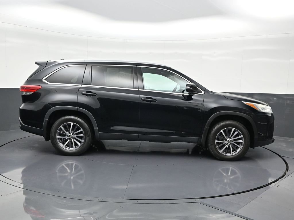 Used 2019 Toyota Highlander XLE image 6
