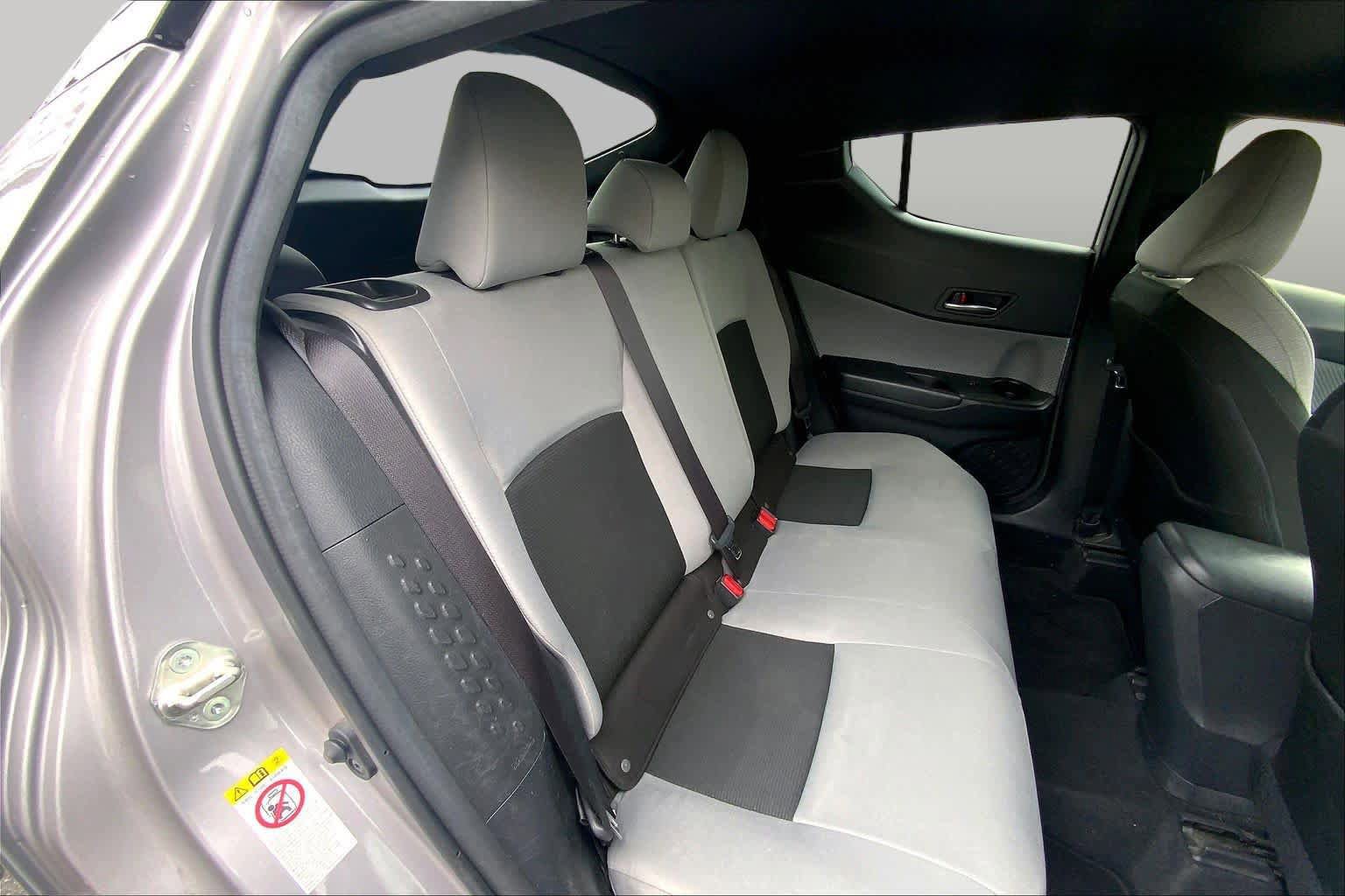 Used 2019 Toyota C-HR XLE FWD image 19