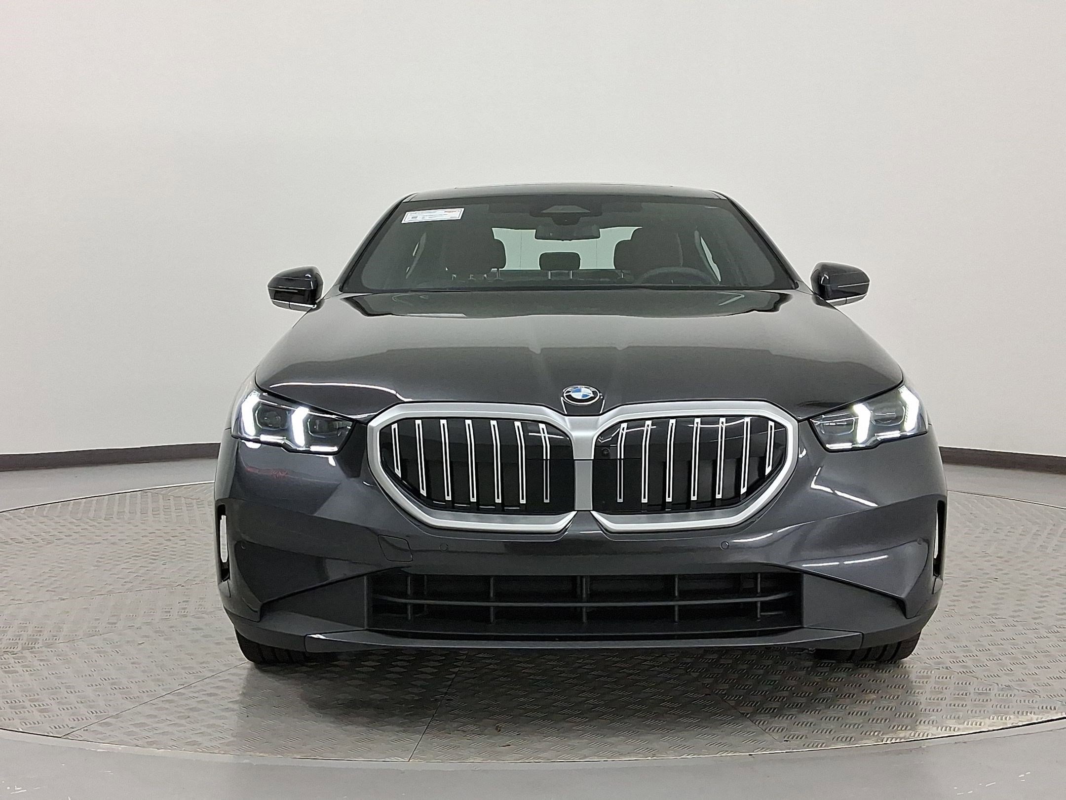 Certified 2025 BMW 530i image 5