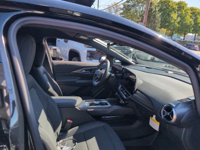 New 2026 Chevrolet Equinox EV LT image 11