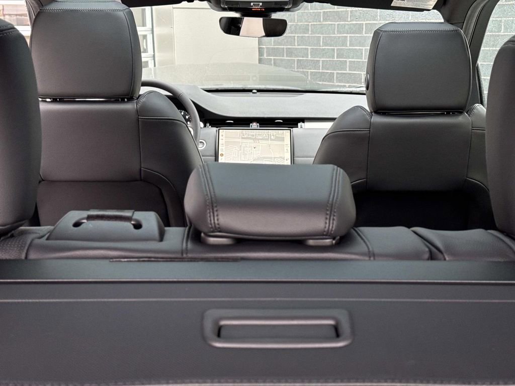 New 2026 Land Rover Discovery Sport Landmark image 30