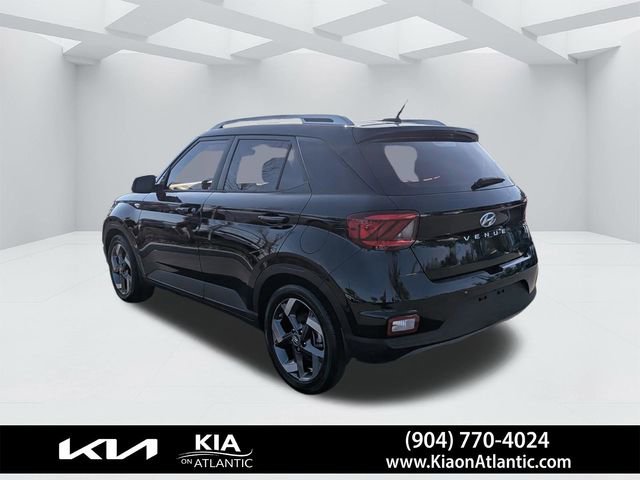 Used 2023 Hyundai Venue SEL image 5