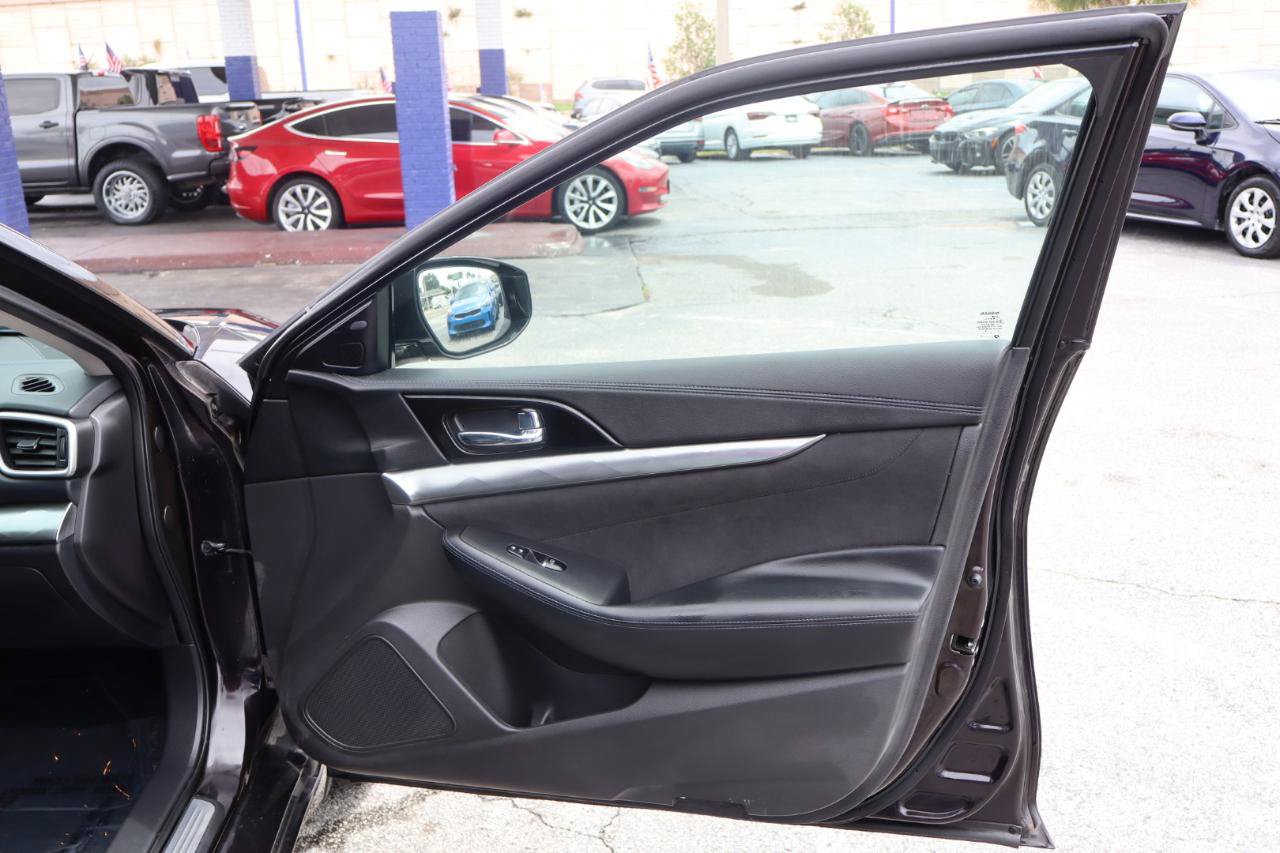 Used 2016 Nissan Maxima SR FWD image 15