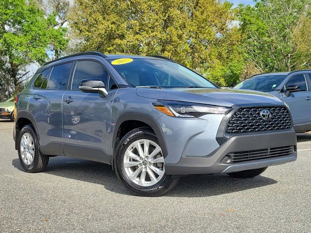 Used 2025 Toyota Corolla Cross LE image 35