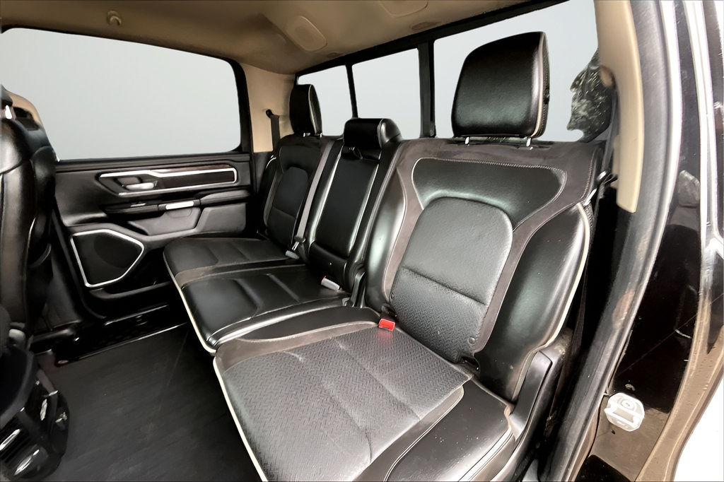 Used 2019 RAM 1500 Laramie AWD/4WD image 18