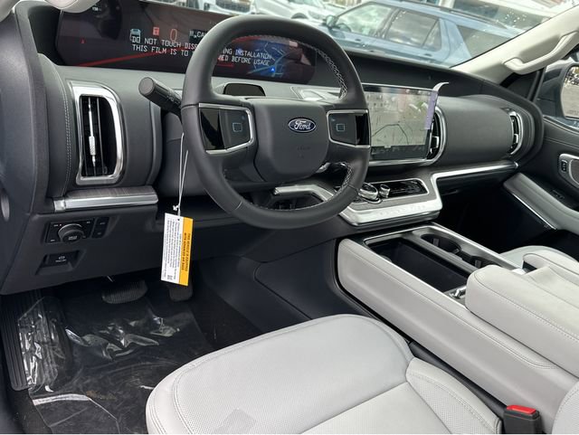 New 2026 Ford Expedition Platinum w/ Platinum Ultimate Package image 7