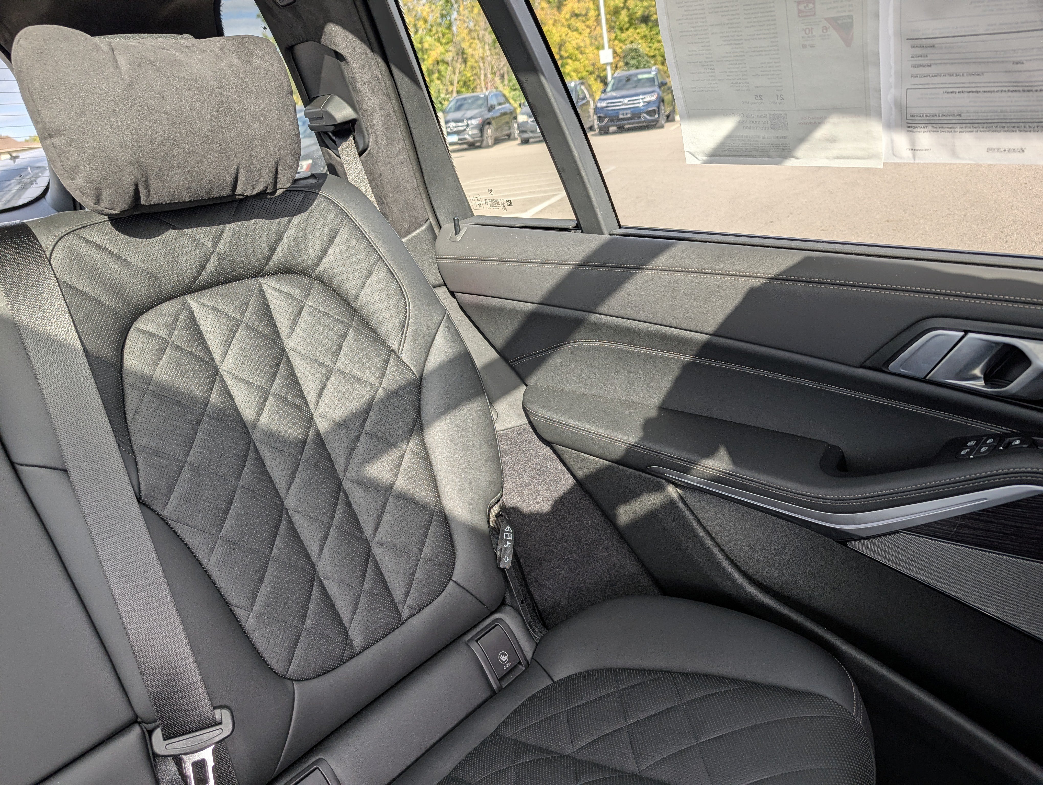 Certified 2026 BMW X7 xDrive40i w/ M Sport Package AWD/4WD image 17