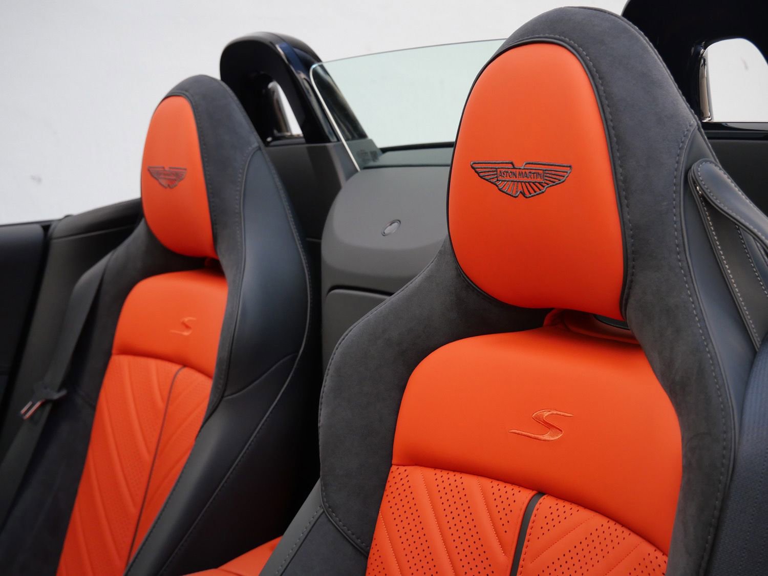 New 2026 Aston Martin V8 Vantage S image 5