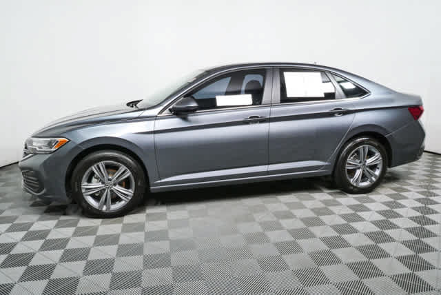 Used 2024 Volkswagen Jetta SE FWD image 31