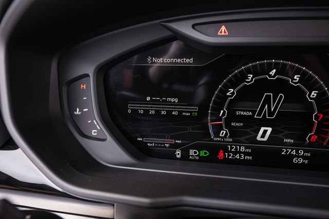 Used 2022 Lamborghini Urus AWD/4WD image 41