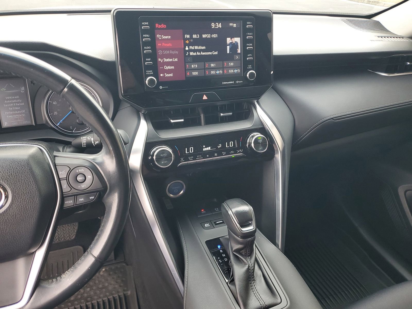 Used 2022 Toyota Venza LE image 24