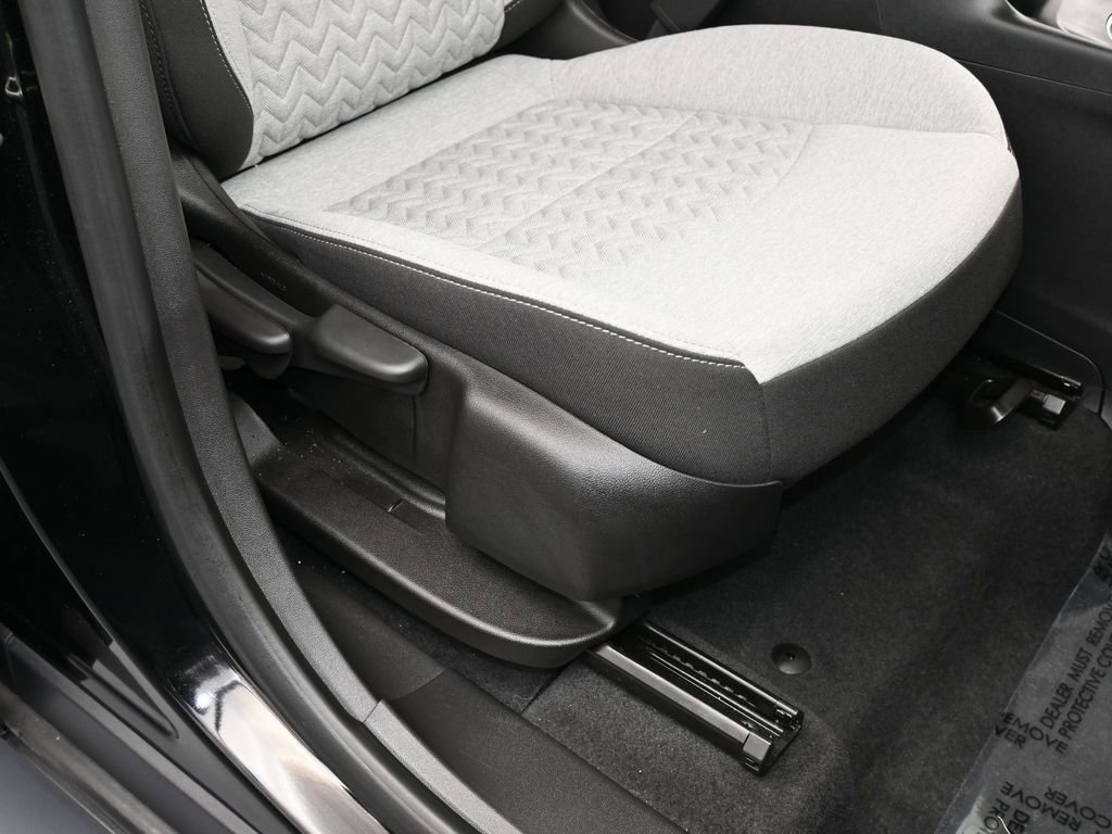 Used 2023 Chevrolet Equinox LS w/ Driver Confidence II Package image 39