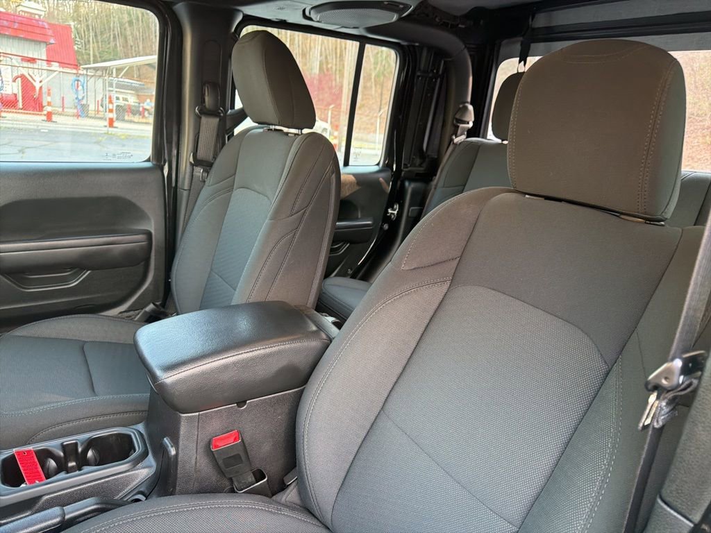 Used 2021 Jeep Gladiator Sport image 9