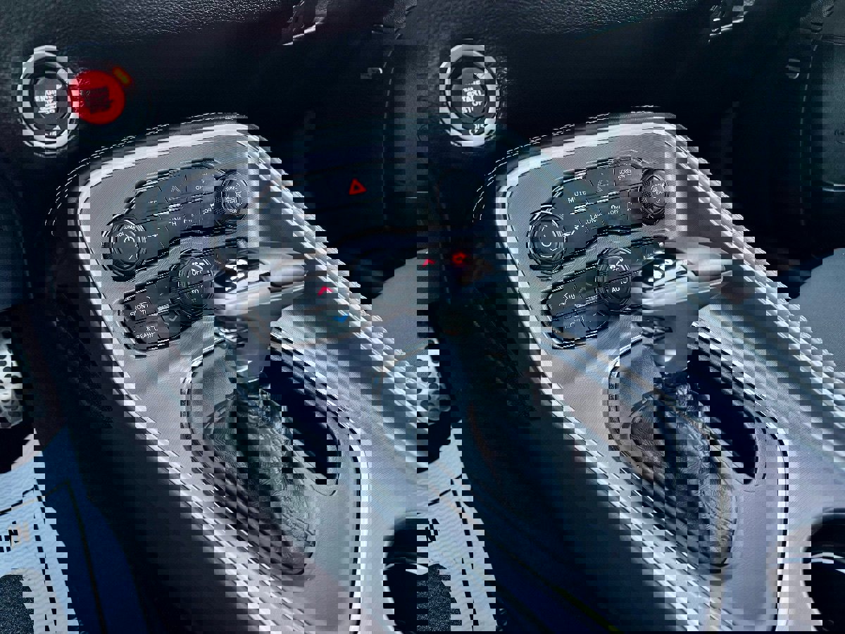 Used 2019 Dodge Challenger SRT Hellcat image 17