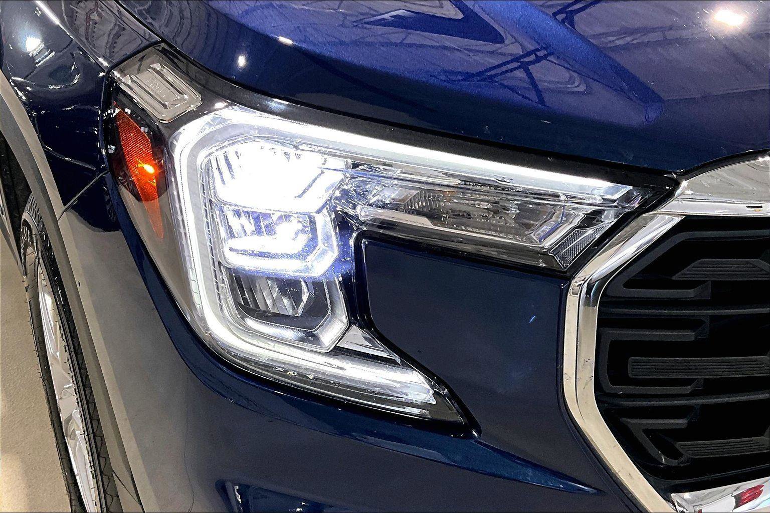 Used 2023 GMC Terrain SLE w/ Driver Convenience Package image 30