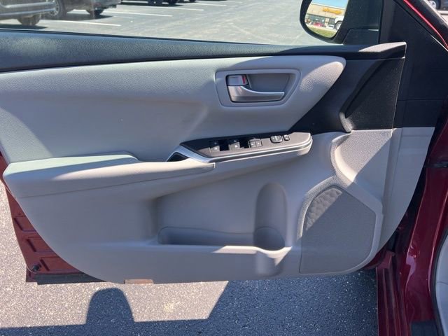 Used 2016 Toyota Camry LE FWD image 22