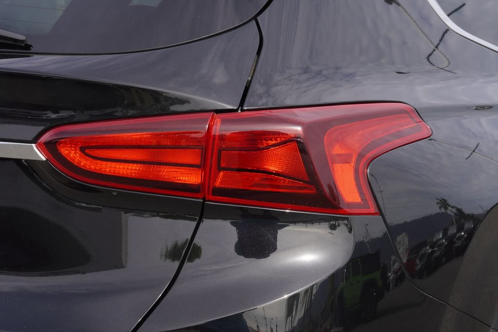 Used 2020 Hyundai Santa Fe SE FWD image 12