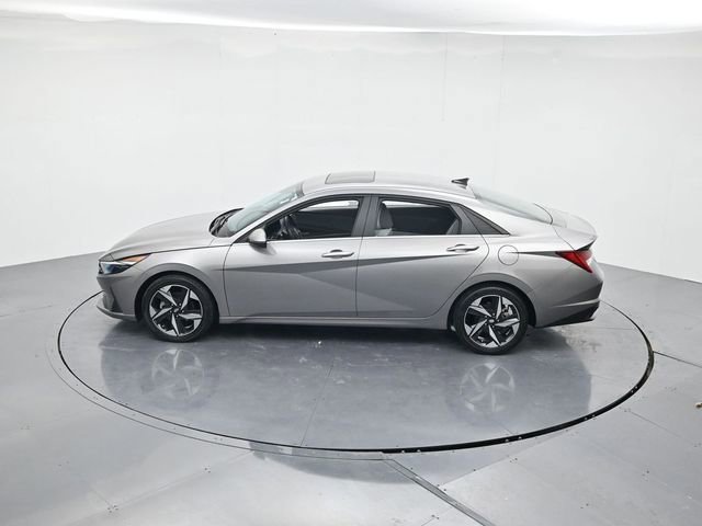 Used 2023 Hyundai Elantra Limited image 44